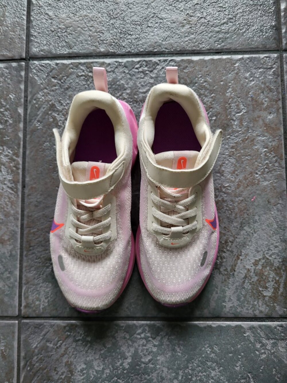 Girls Nike Stellar Ride Shoe - Picture 5 of 6